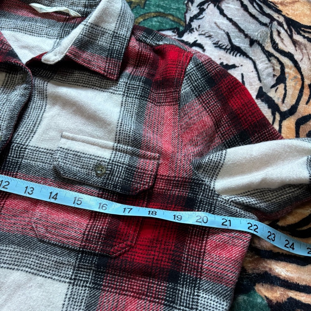 Woolrich 100% Wool Button Down Flannel Shirt Buffalo Plaid Red Large Womens - Picture 5 of 6